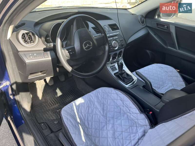 Хетчбек Mazda 3 2010 в Житомирі