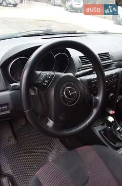 Седан Mazda 3 2004 в 