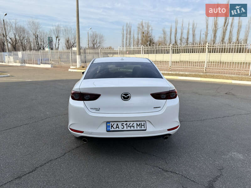 Седан Mazda 3 2019 в Киеве