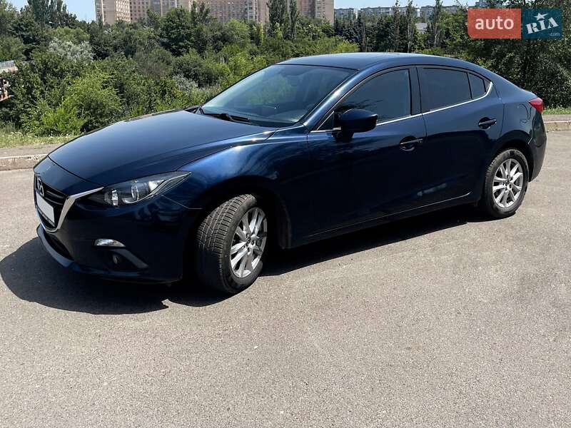 Седан Mazda 3 2015 в Кривому Розі