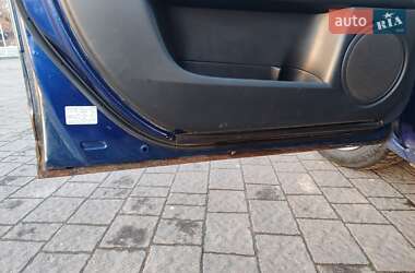 Седан Mazda 3 2004 в Долине