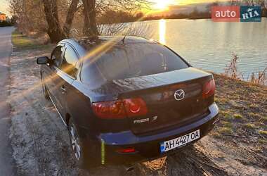 Седан Mazda 3 2004 в 