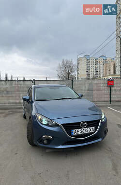 Седан Mazda 3 2015 в Киеве