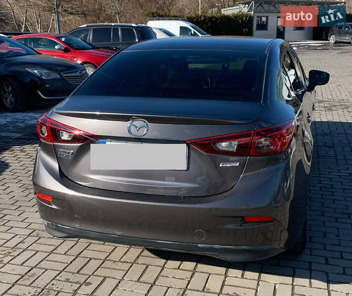 Седан Mazda 3 2017 в Луцьку