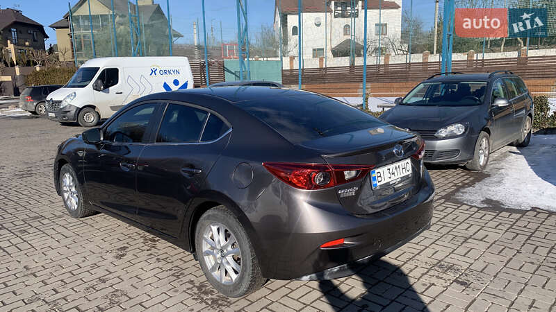 Седан Mazda 3 2017 в Луцьку