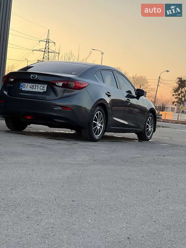 Седан Mazda 3 2016 в Полтаве