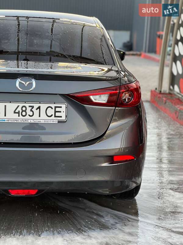 Седан Mazda 3 2016 в Полтаве