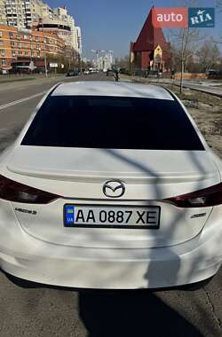 Седан Mazda 3 2015 в 