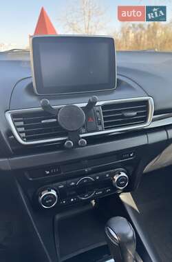 Седан Mazda 3 2015 в 