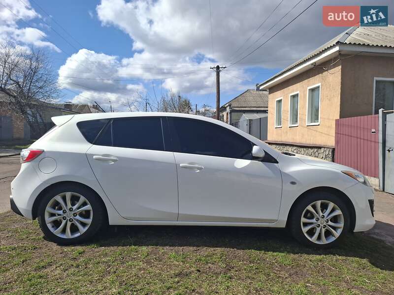 Хэтчбек Mazda 3 2011 в Прилуках