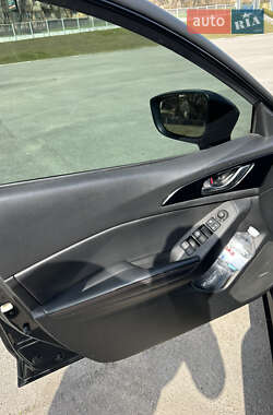 Седан Mazda 3 2014 в 