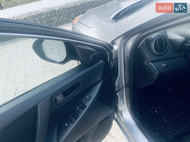 Седан Mazda 3 2009 в Львові