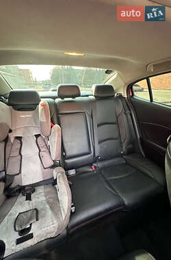 Седан Mazda 3 2014 в 
