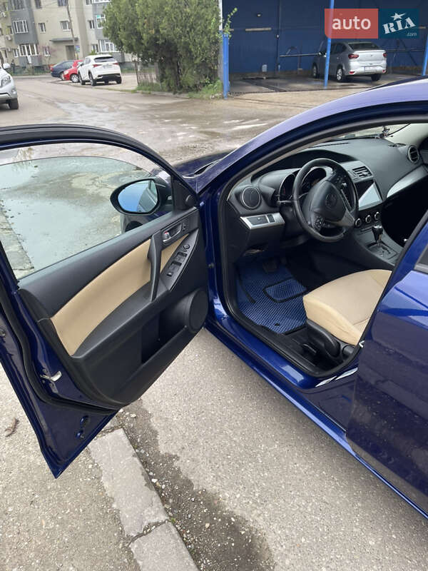 Седан Mazda 3 2012 в Одессе