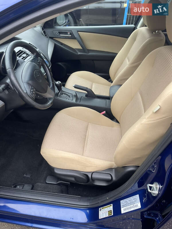 Седан Mazda 3 2012 в Одессе