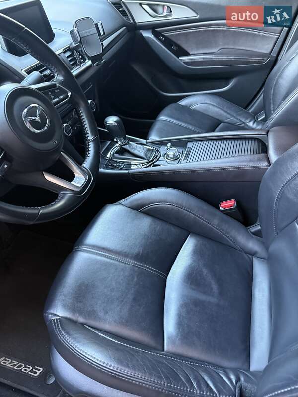 Седан Mazda 3 2018 в Києві