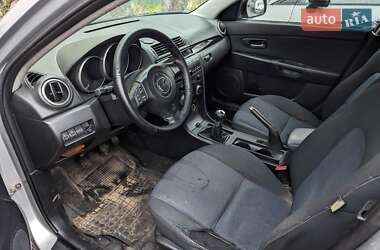 Седан Mazda 3 2004 в 