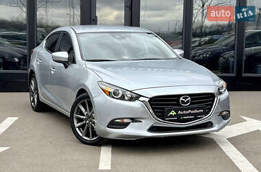 Седан Mazda 3 2018 в Киеве