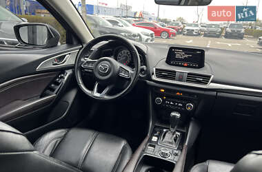 Седан Mazda 3 2018 в 
