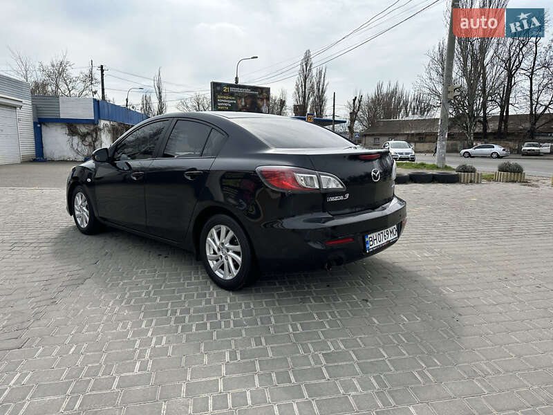 Седан Mazda 3 2012 в Киеве