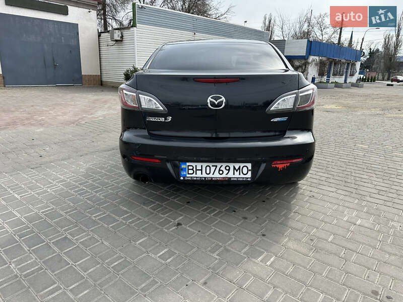 Седан Mazda 3 2012 в Киеве