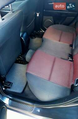 Хэтчбек Mazda 3 2006 в 