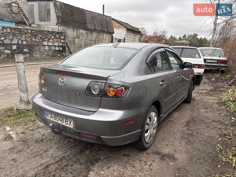 Седан Mazda 3 2004 в Старих Петрівцях