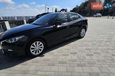 Седан Mazda 3 2015 в 