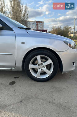 Хетчбек Mazda 3 2004 в 