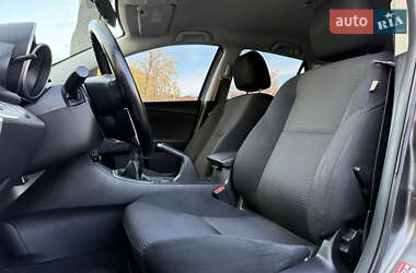 Хэтчбек Mazda 3 2012 в 