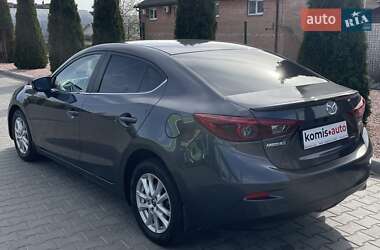 Седан Mazda 3 2014 в 