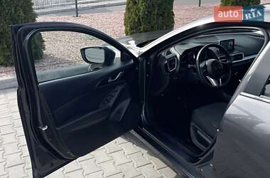 Седан Mazda 3 2014 в 
