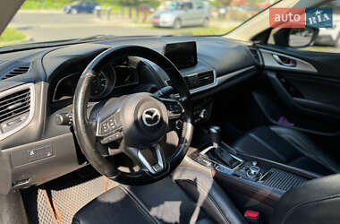 Седан Mazda 3 2016 в 