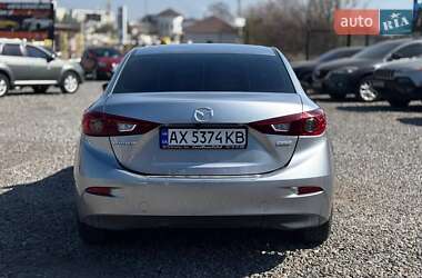 Седан Mazda 3 2015 в 