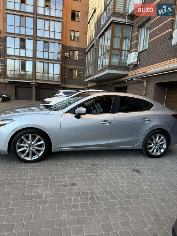 Седан Mazda 3 2016 в Дніпрі