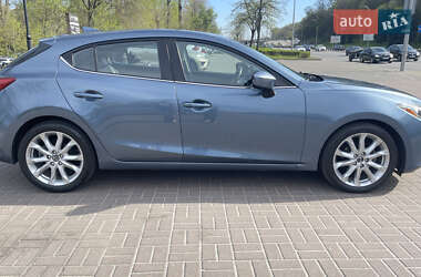 Хэтчбек Mazda 3 2016 в 
