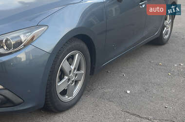 Хэтчбек Mazda 3 2016 в 