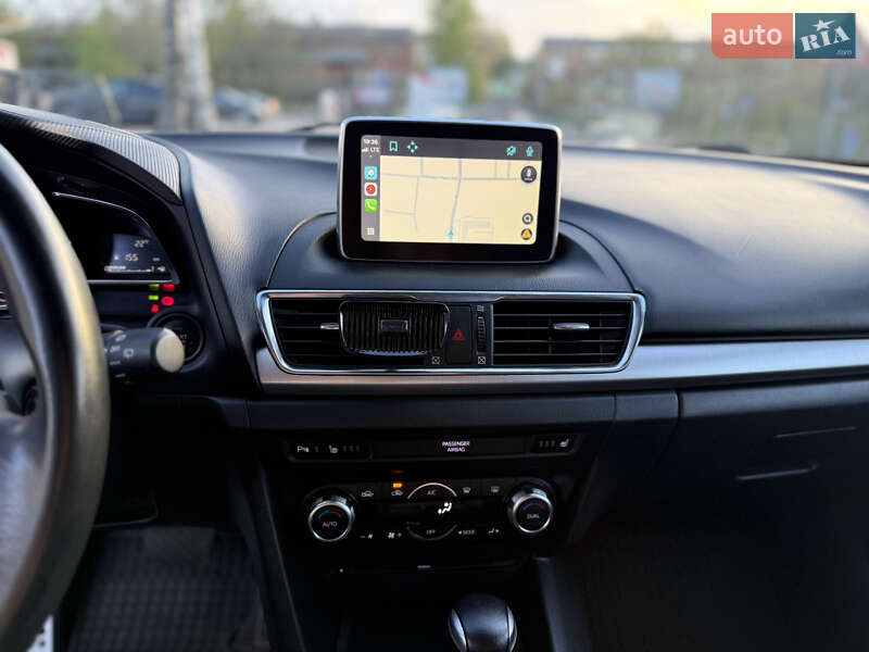 Хэтчбек Mazda 3 2015 в Черновцах