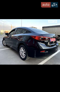 Седан Mazda 3 2016 в 