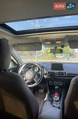 Седан Mazda 3 2016 в 