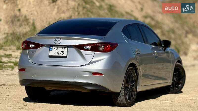 Седан Mazda 3 2017 в Тернополе