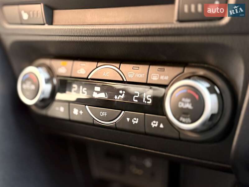 Седан Mazda 3 2017 в Тернополе
