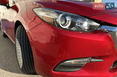 Седан Mazda 3 2017 в 