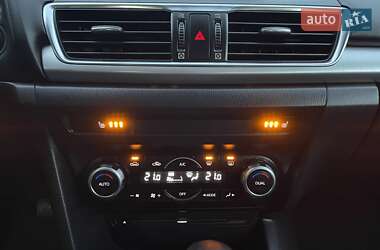 Седан Mazda 3 2014 в 