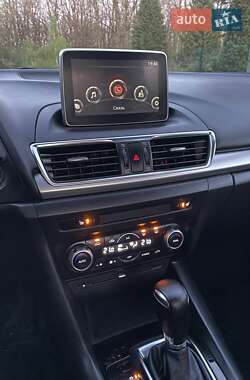 Седан Mazda 3 2014 в 