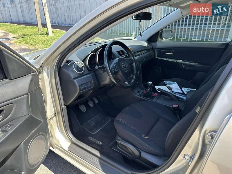 Седан Mazda 3 2006 в Прилуках