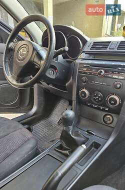 Седан Mazda 3 2004 в 