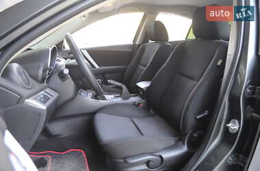 Седан Mazda 3 2012 в 