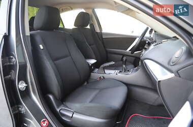Седан Mazda 3 2012 в 