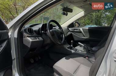 Седан Mazda 3 2012 в 